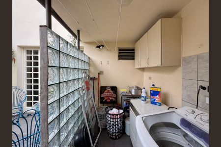 Casa à venda com 160m², 3 quartos e 2 vagasÁrea de Serviço