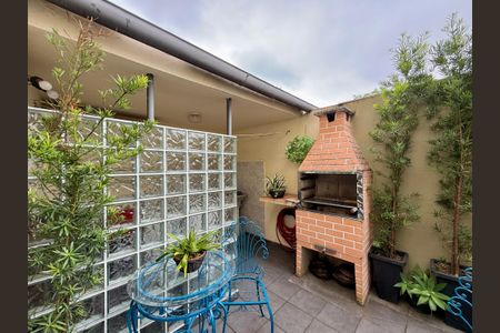 Casa à venda com 160m², 3 quartos e 2 vagasQuintal