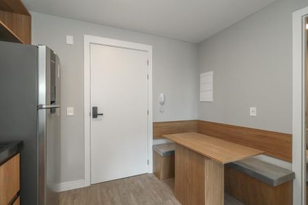 Cozinha de apartamento à venda com 1 quarto, 37m² em Mont’serrat, Porto Alegre