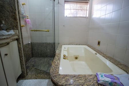 Casa para alugar com 334m², 3 quartos e 3 vagas Casa para alugar com 334m², 3 quartos e 3 vagasBanheiro