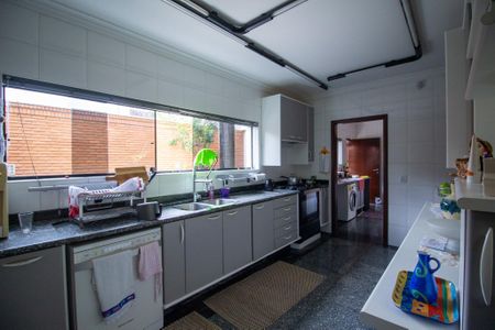 Casa para alugar com 334m², 3 quartos e 3 vagas Casa para alugar com 334m², 3 quartos e 3 vagasCozinha