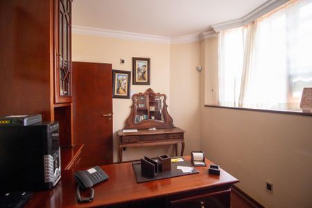 Casa para alugar com 334m², 3 quartos e 3 vagas Casa para alugar com 334m², 3 quartos e 3 vagasEscritório