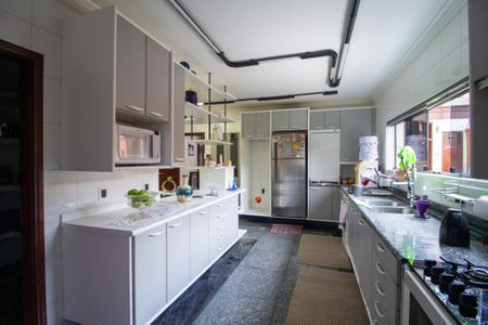 Casa para alugar com 334m², 3 quartos e 3 vagas Casa para alugar com 334m², 3 quartos e 3 vagasCozinha