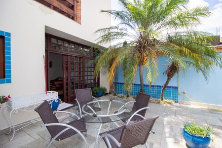 Casa para alugar com 334m², 3 quartos e 3 vagas Casa para alugar com 334m², 3 quartos e 3 vagasÁrea externa