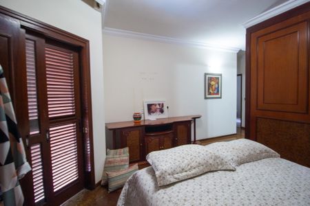 Casa para alugar com 334m², 3 quartos e 3 vagas Casa para alugar com 334m², 3 quartos e 3 vagasSuite