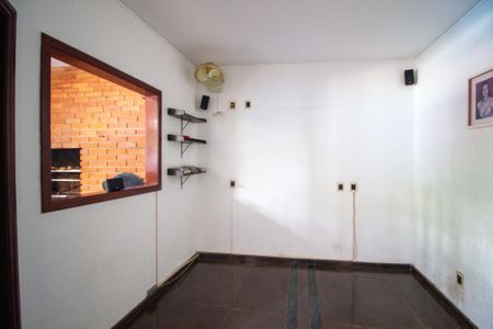 Casa para alugar com 334m², 3 quartos e 3 vagas Casa para alugar com 334m², 3 quartos e 3 vagasSala Fundos