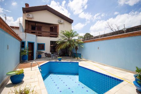 Casa para alugar com 334m², 3 quartos e 3 vagas Casa para alugar com 334m², 3 quartos e 3 vagasÁrea externa