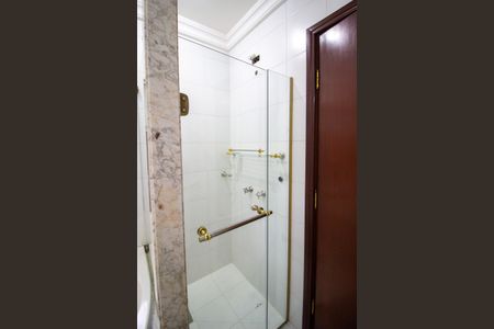 Casa para alugar com 334m², 3 quartos e 3 vagas Casa para alugar com 334m², 3 quartos e 3 vagasBanheiro da Suíte