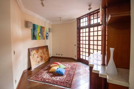 Casa para alugar com 334m², 3 quartos e 3 vagas Casa para alugar com 334m², 3 quartos e 3 vagasSala