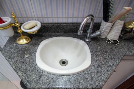 Casa para alugar com 334m², 3 quartos e 3 vagas Casa para alugar com 334m², 3 quartos e 3 vagasBanheiro Fundos