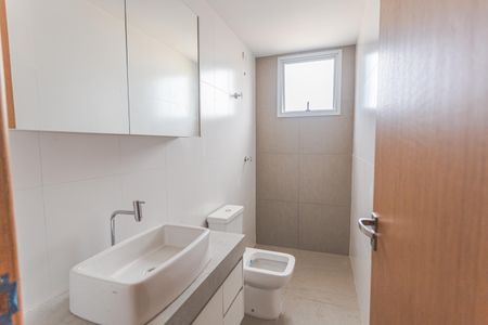 Apartamento para alugar com 130m², 2 quartos e 2 vagasBanheiro Social 1