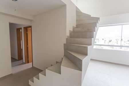 Apartamento para alugar com 130m², 2 quartos e 2 vagasEscada de Acesso a Cobertura