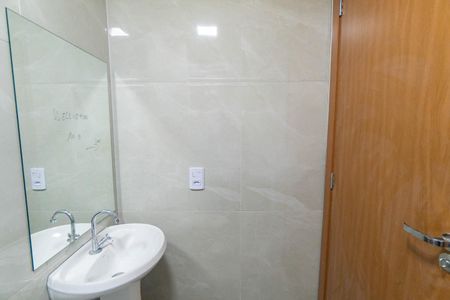 Apartamento para alugar com 37m², 2 quartos e sem vagaBanheiro