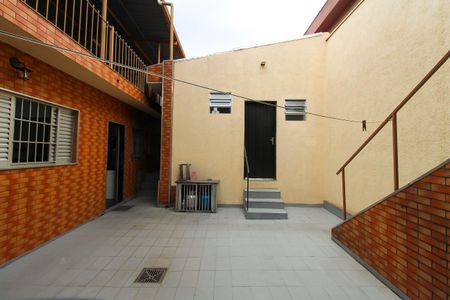 Casa à venda com 182m², 3 quartos e 2 vagas Casa à venda com 182m², 3 quartos e 2 vagasÁrea externa