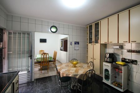 Casa à venda com 182m², 3 quartos e 2 vagas Casa à venda com 182m², 3 quartos e 2 vagasCozinha