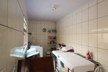 Casa à venda com 182m², 3 quartos e 2 vagas Casa à venda com 182m², 3 quartos e 2 vagasÁrea de Serviço