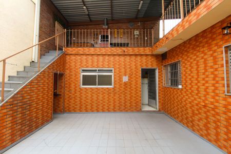Casa à venda com 182m², 3 quartos e 2 vagas Casa à venda com 182m², 3 quartos e 2 vagasÁrea externa