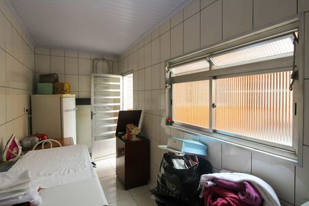 Casa à venda com 182m², 3 quartos e 2 vagas Casa à venda com 182m², 3 quartos e 2 vagasÁrea de Serviço