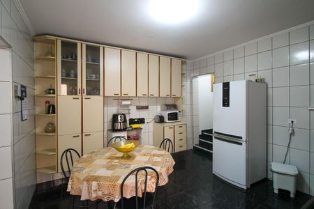 Casa à venda com 182m², 3 quartos e 2 vagas Casa à venda com 182m², 3 quartos e 2 vagasCozinha