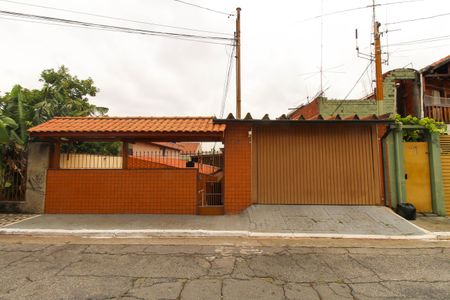 Casa à venda com 182m², 3 quartos e 2 vagas Casa à venda com 182m², 3 quartos e 2 vagasFachada