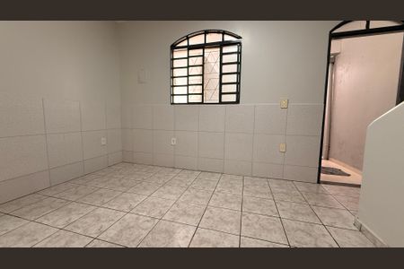 Casa para alugar com 100m², 2 quartos e 1 vagaSala