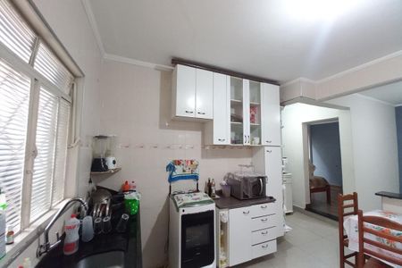 Casa à venda com 214m², 3 quartos e 3 vagasCozinha 