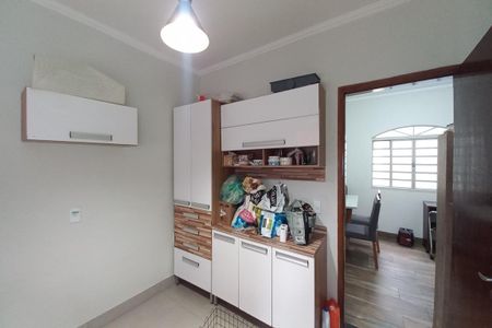 Casa à venda com 214m², 3 quartos e 3 vagasCozinha 