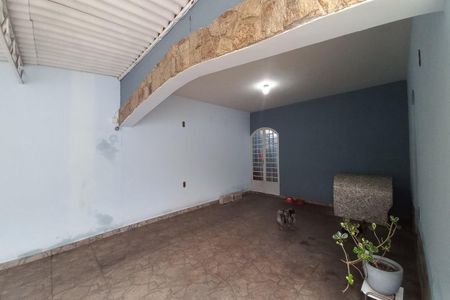 Casa à venda com 214m², 3 quartos e 3 vagasGaragem 