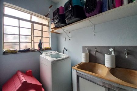 Casa à venda com 214m², 3 quartos e 3 vagasÁrea de Serviço