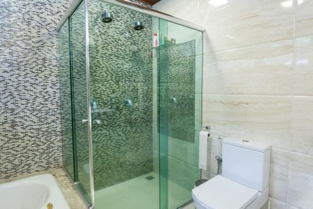 Casa à venda com 1500m², 3 quartos e 5 vagasBanheiro da Suíte