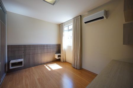 Quarto 1 de apartamento para alugar com 3 quartos, 102m² em Coqueiros, Florianópolis