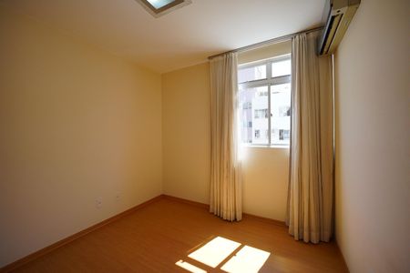 Apartamento para alugar com 102m², 3 quartos e 2 vagasQuarto 2