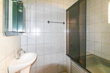 Casa para alugar com 90m², 2 quartos e 1 vaga Casa para alugar com 90m², 2 quartos e 1 vagaBanheiro Social