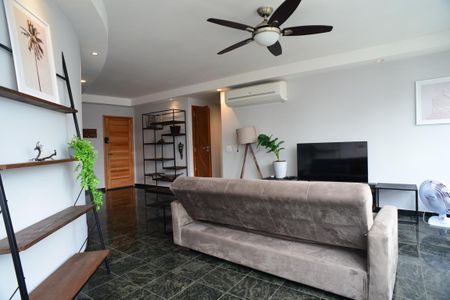 Sala de apartamento para alugar com 2 quartos, 90m² em Barra da Tijuca, Rio de Janeiro