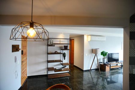 Sala de apartamento para alugar com 2 quartos, 90m² em Barra da Tijuca, Rio de Janeiro