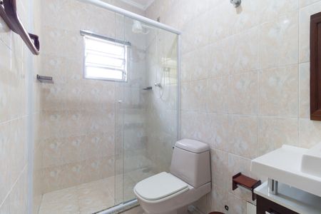 Casa à venda com 220m², 3 quartos e 2 vagasBanheiro da Suíte 2