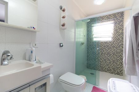 Casa à venda com 220m², 3 quartos e 2 vagasBanheiro da Suíte 1