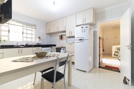 Casa à venda com 220m², 3 quartos e 2 vagasCozinha 