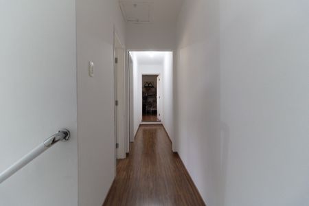 Casa à venda com 220m², 3 quartos e 2 vagasCorredor