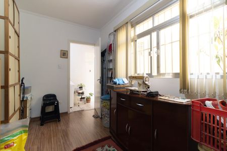 Casa à venda com 220m², 3 quartos e 2 vagasQuarto de Serviço 