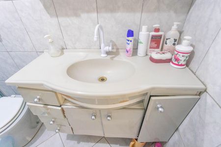 Casa à venda com 180m², 3 quartos e 2 vagasCasa 1 - banheiro 