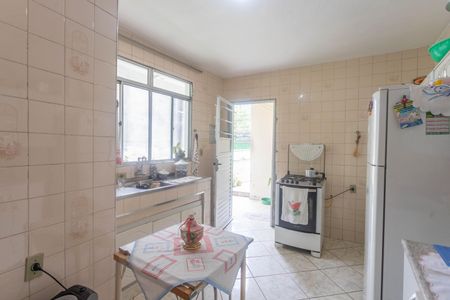 Casa à venda com 180m², 3 quartos e 2 vagasCasa 2 - cozinha