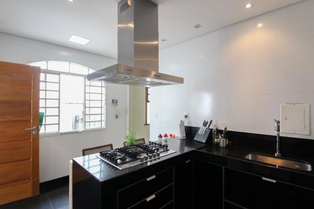 Casa à venda com 360m², 4 quartos e 3 vagasCozinha