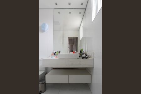 Casa à venda com 360m², 4 quartos e 3 vagasBanheiro da Suíte 1