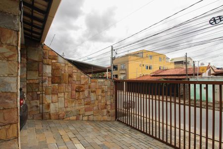 Casa à venda com 360m², 4 quartos e 3 vagasGaragem