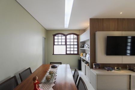 Casa à venda com 360m², 4 quartos e 3 vagasSala