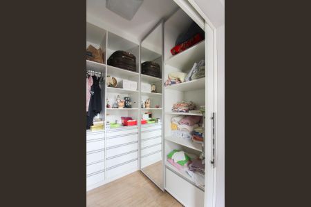 Casa à venda com 360m², 4 quartos e 3 vagasCloset da suíte 1