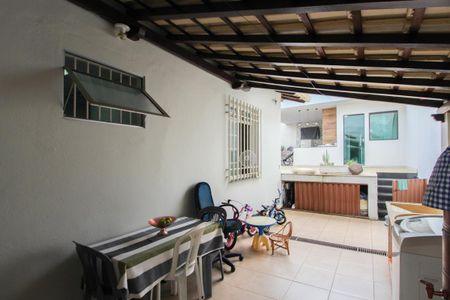 Casa à venda com 360m², 4 quartos e 3 vagasÁrea de Serviço