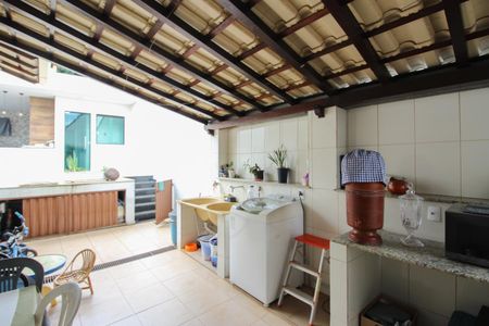 Casa à venda com 360m², 4 quartos e 3 vagasÁrea de Serviço