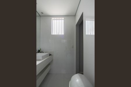 Casa à venda com 360m², 4 quartos e 3 vagasBanheiro da Suíte 1